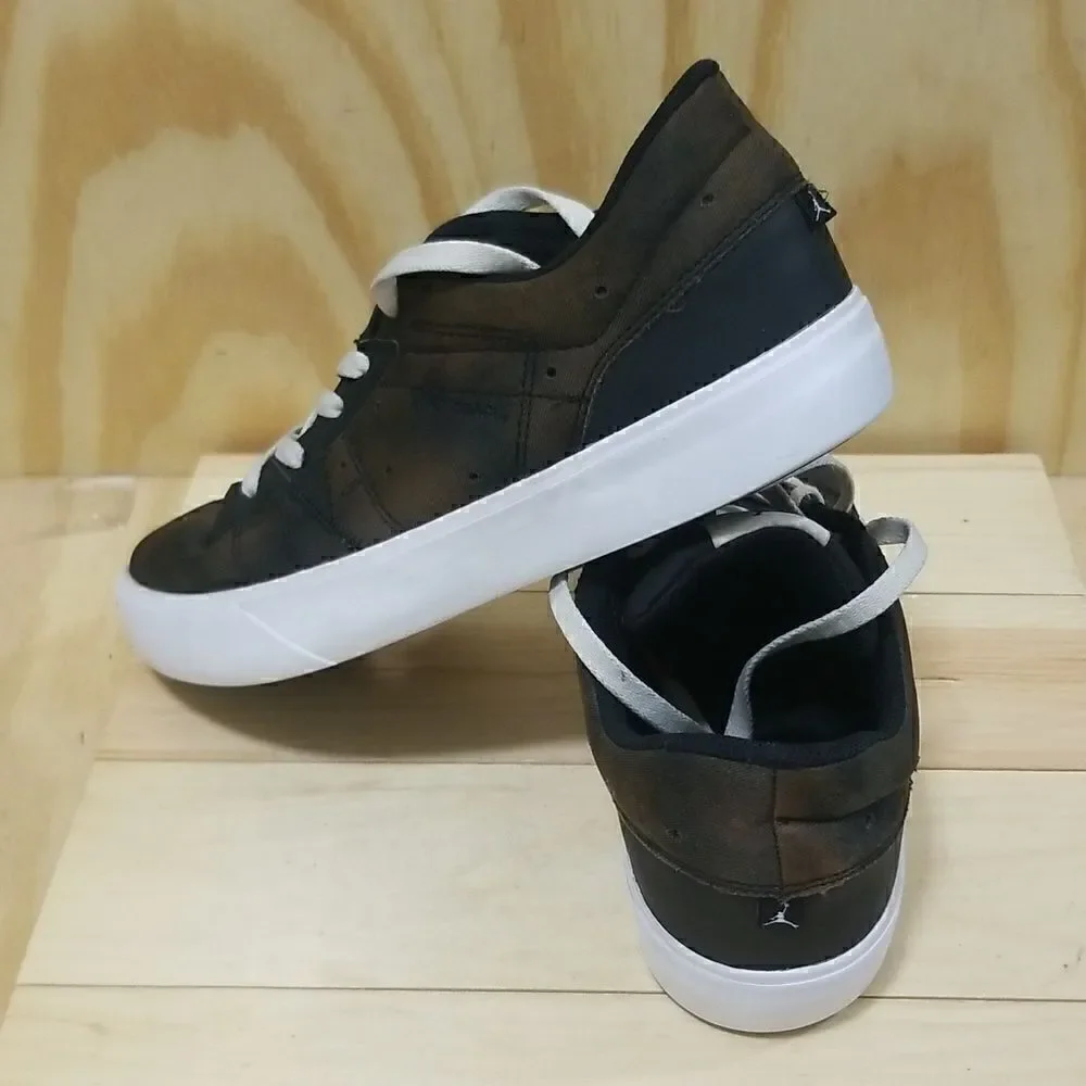 Men's Air Jordan Nike .03 Dear Coach Mens sz 10 , Wmn's 11 1/2